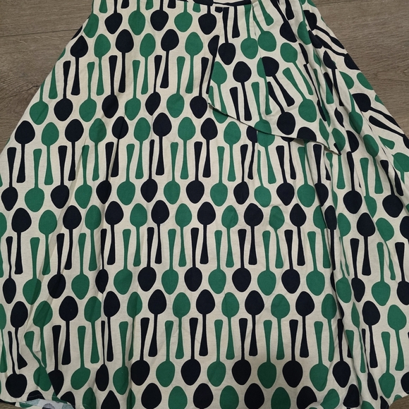 Eva Franco Asymmetrical Skirt in Green and Blue Pattern - Picture 3 of 15